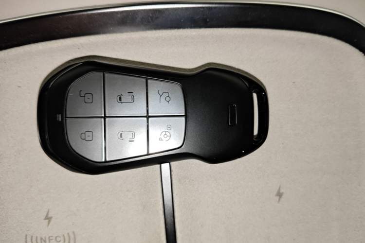 Used XPeng X9 2026 Model—Range-Extended Version 1602 Ultra Vehicle Key