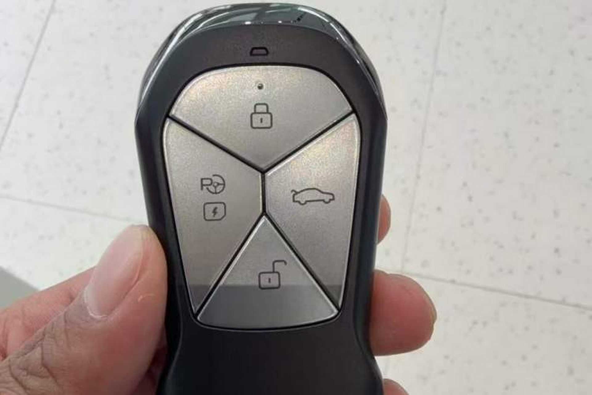 Used XPeng X9 2026 Model—Range-Extended Version 1602 Ultra Vehicle Key