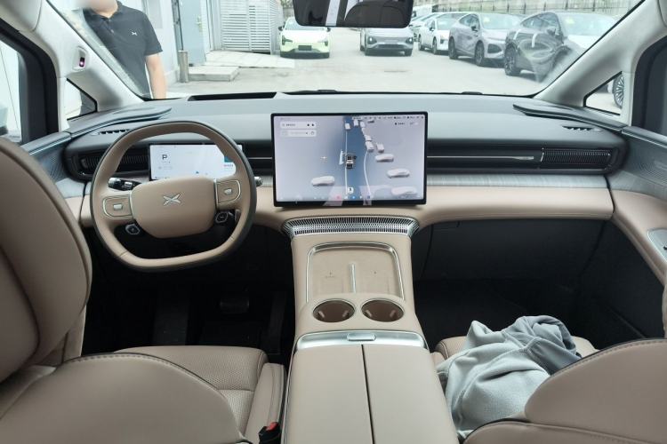 Used XPeng X9 2026 Model—Range-Extended Version 1602 Ultra Center Console