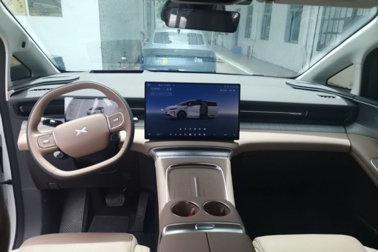Used XPeng X9 2026 Model—Range-Extended Version 1602 Ultra Center Console