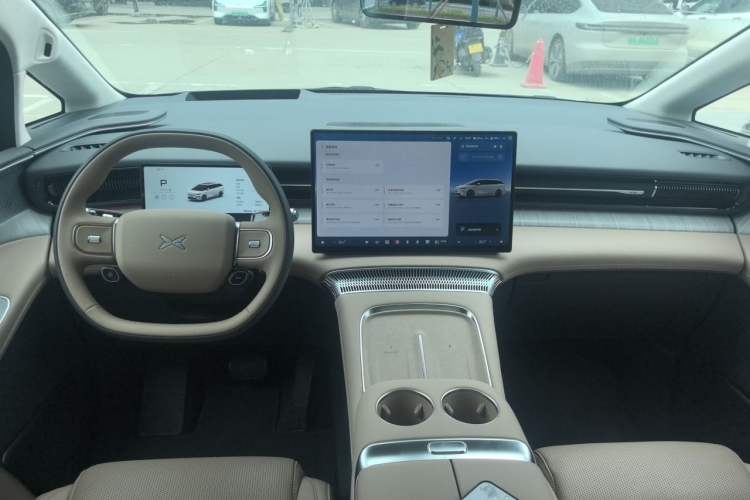 Used XPeng X9 2026 Model—Range-Extended Version 1602 Max Center Console