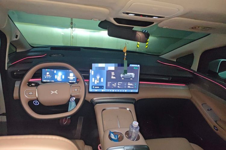 Used XPeng X9 2026 Model—Range-Extended Version 1602 Max Center Console