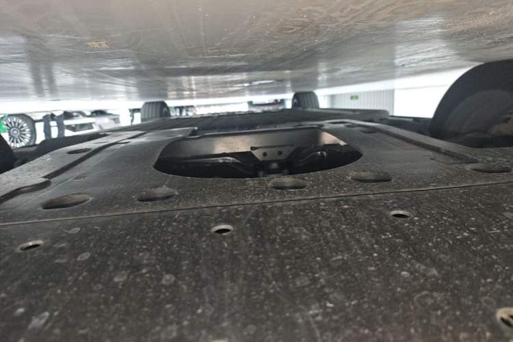 Used XPeng X9 2026 Model—Range-Extended Version 1602 Ultra Chassis Front