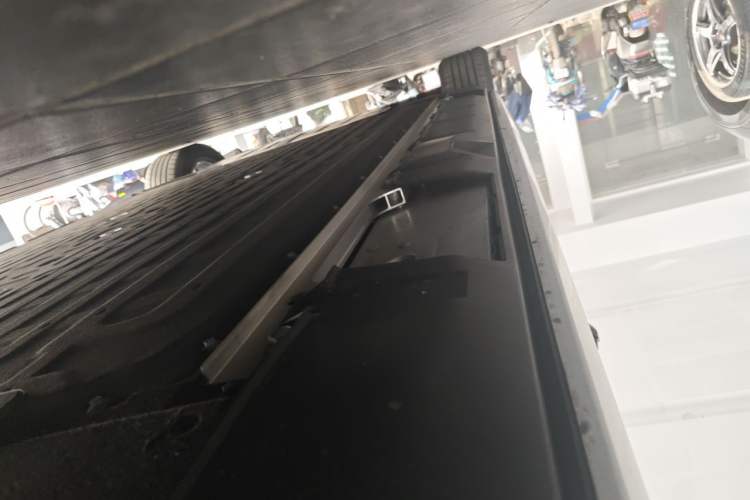 Used XPeng X9 2026 Model Pure Electric 665 Max Chassis Rear Left