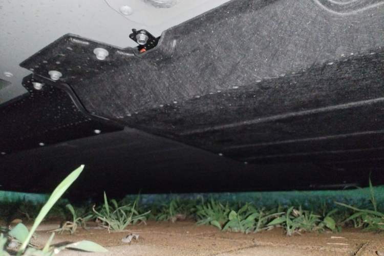 Used XPeng X9 2026 Model—Range-Extended Version 1602 Max Chassis Rear Left