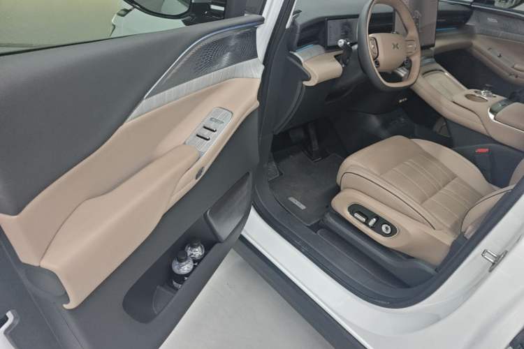 Used XPeng X9 2026 Model—Range-Extended Version 1602 Ultra Driver Seat
