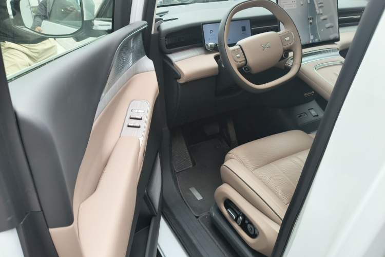 Used XPeng X9 2026 Model—Range-Extended Version 1602 Ultra Driver Seat