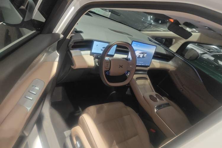 Used XPeng X9 2026 Model—Range-Extended Version 1602 Max Driver Seat