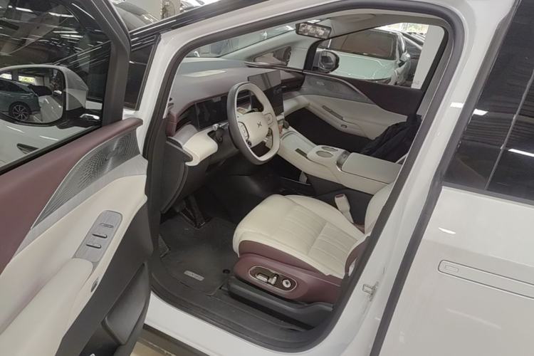 Used XPeng X9 2026 Model—Range-Extended Version 1602 Max Driver Seat