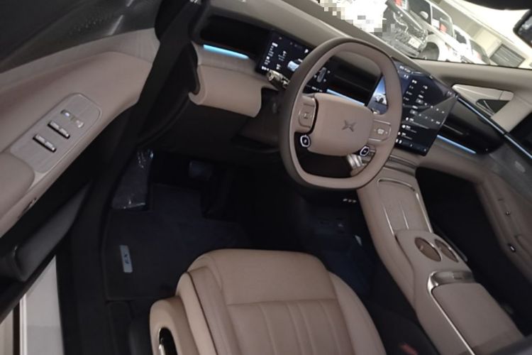 Used XPeng X9 2026 Model—Range-Extended Version 1602 Ultra Driver Seat