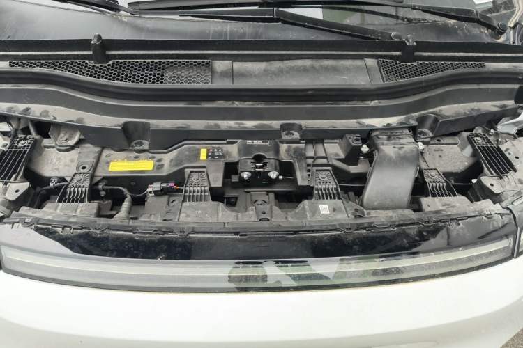 Used XPeng X9 2026 Model—Range-Extended Version 1602 Ultra Engine Bay