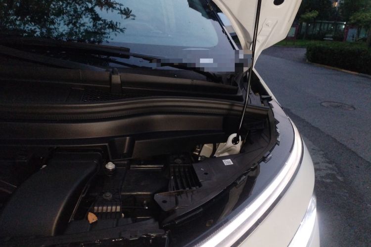 Used XPeng X9 2026 Model—Range-Extended Version 1602 Max Engine Bay Left