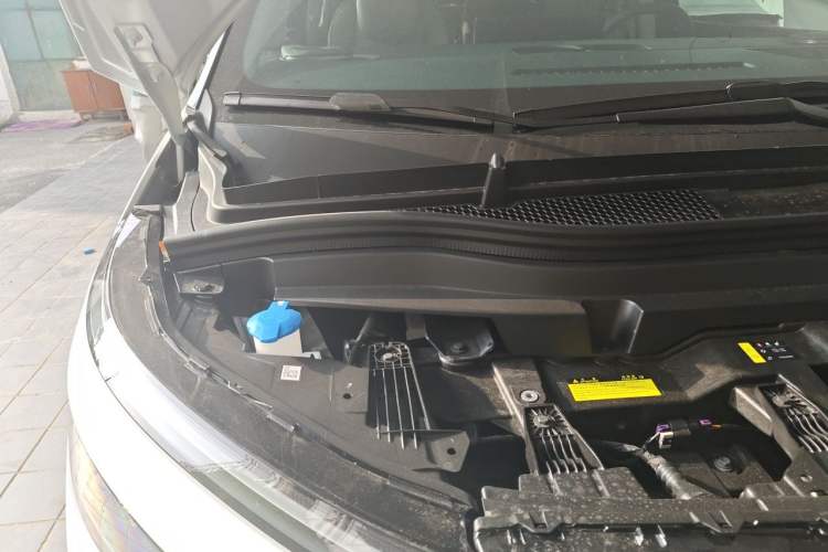 Used XPeng X9 2026 Model Pure Electric 665 Max Engine Bay Right