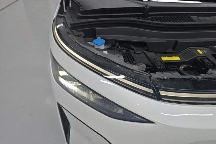 Used XPeng X9 2026 Model—Range-Extended Version 1602 Ultra Engine Bay Right