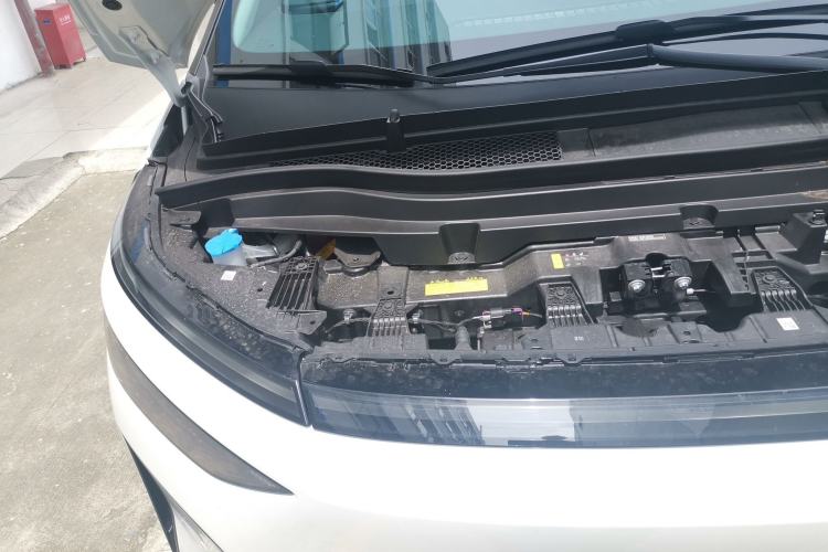 Used XPeng X9 2026 Model—Range-Extended Version 1602 Ultra Engine Bay Right