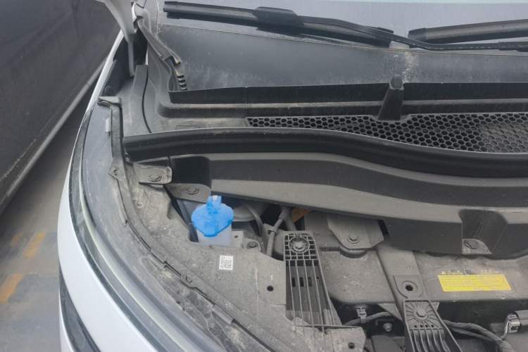 Used XPeng X9 2026 Model—Range-Extended Version 1602 Max Engine Bay Right