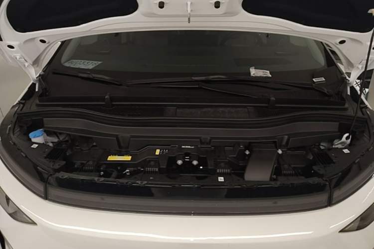 Used XPeng X9 2026 Model—Range-Extended Version 1602 Ultra Engine Bay