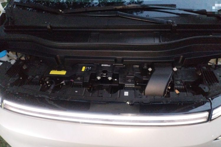 Used XPeng X9 2026 Model—Range-Extended Version 1602 Max Engine Bay