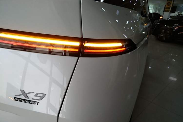 Used XPeng X9 2026 Model—Range-Extended Version 1602 Ultra Exterior 3