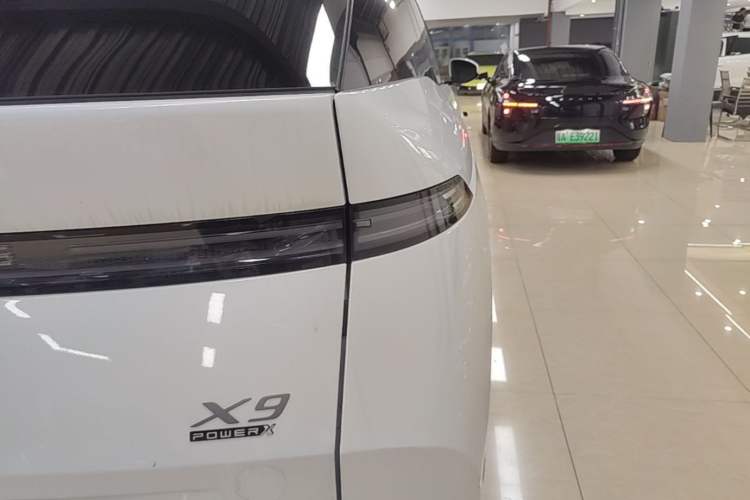 Used XPeng X9 2026 Model—Range-Extended Version 1602 Max Exterior 3