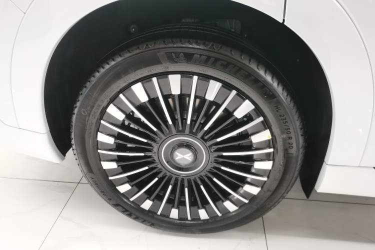 Used XPeng X9 2026 Model—Range-Extended Version 1602 Ultra Exterior 5