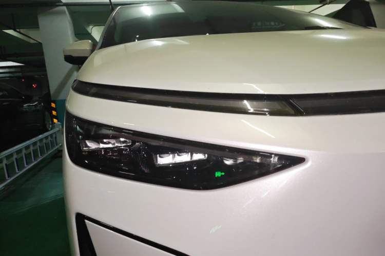 Used XPeng X9 2026 Model—Range-Extended Version 1602 Ultra Exterior 6