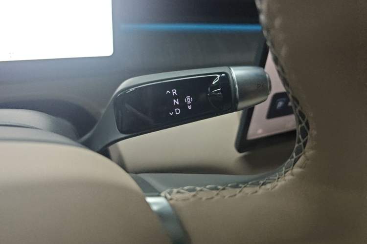 Used XPeng X9 2026 Model—Range-Extended Version 1602 Ultra Gear Lever