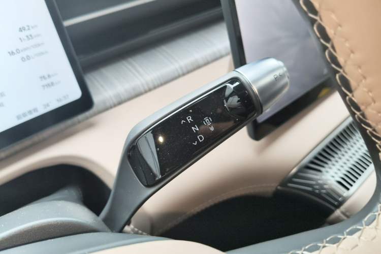 Used XPeng X9 2026 Model—Range-Extended Version 1602 Ultra Gear Lever