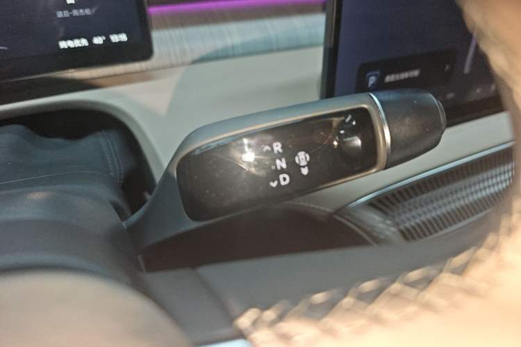 Used XPeng X9 2026 Model—Range-Extended Version 1602 Ultra Gear Lever