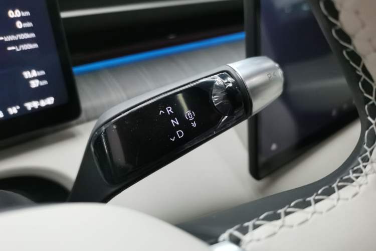 Used XPeng X9 2026 Model—Range-Extended Version 1602 Ultra Gear Lever