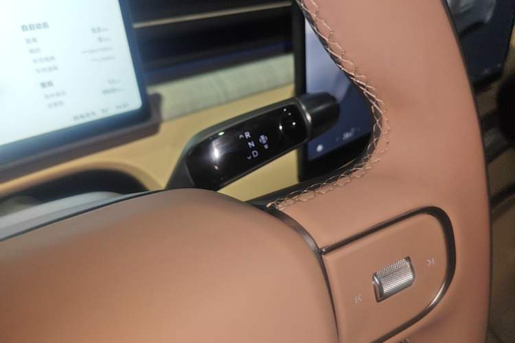 Used XPeng X9 2026 Model—Range-Extended Version 1602 Max Gear Lever