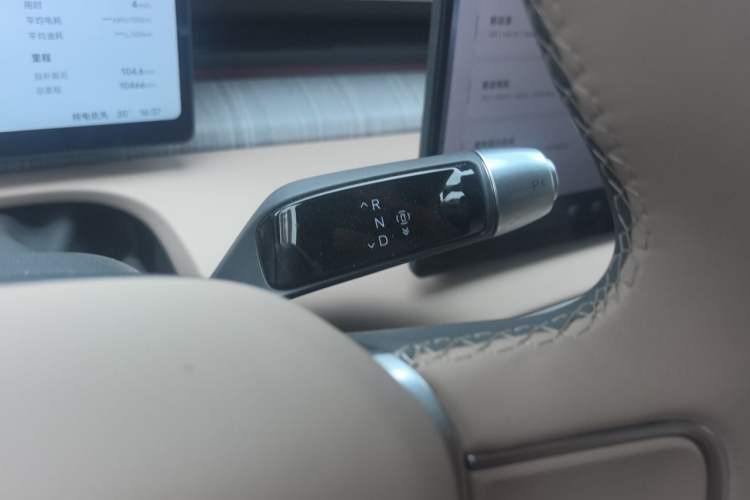 Used XPeng X9 2026 Model—Range-Extended Version 1602 Max Gear Lever