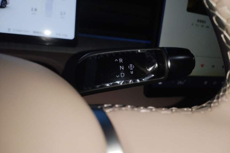 Used XPeng X9 2026 Model—Range-Extended Version 1602 Max Gear Lever