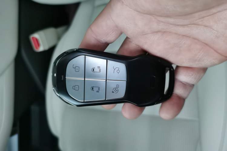 Used XPeng X9 2026 Model—Range-Extended Version 1602 Ultra Interior 1