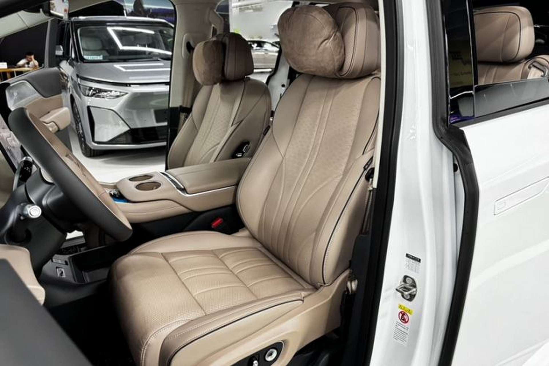 Used XPeng X9 2026 Model—Range-Extended Version 1602 Ultra Interior 4