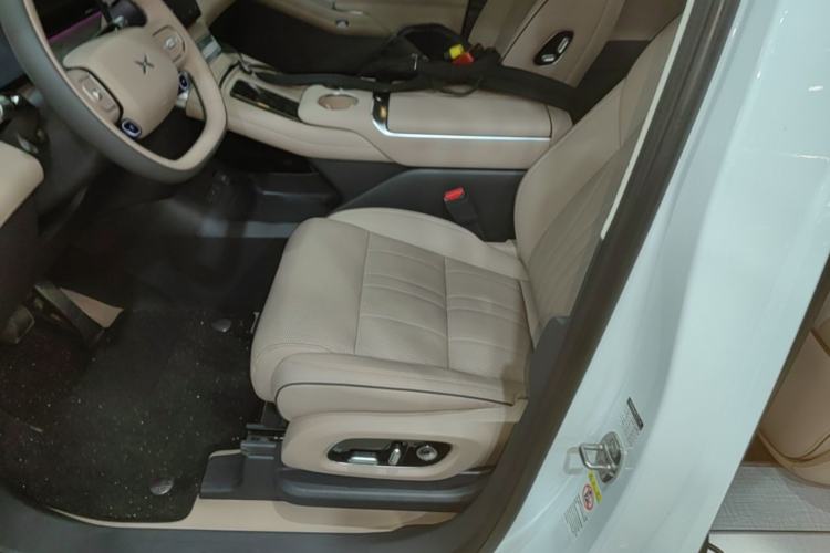 Used XPeng X9 2026 Model—Range-Extended Version 1602 Ultra Left Front Seat