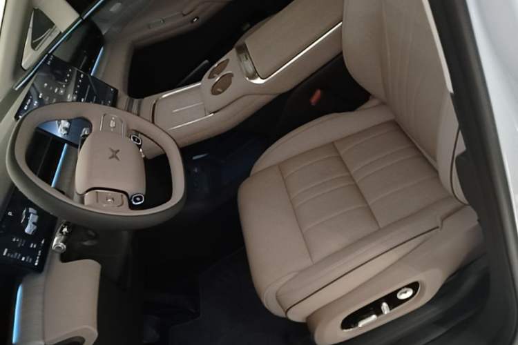 Used XPeng X9 2026 Model—Range-Extended Version 1602 Ultra Left Front Seat