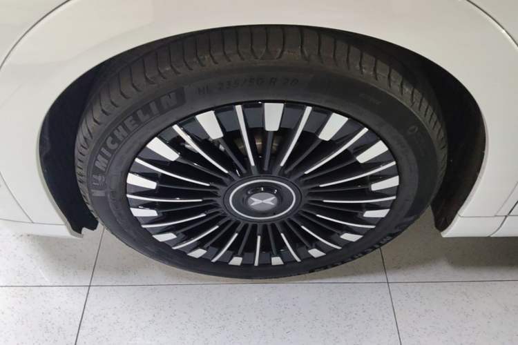 Used XPeng X9 2026 Model—Range-Extended Version 1602 Ultra Left Front Wheel Hub