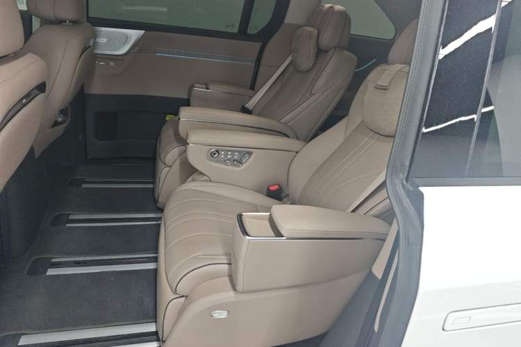 Used XPeng X9 2026 Model—Range-Extended Version 1602 Ultra Left Rear Seat