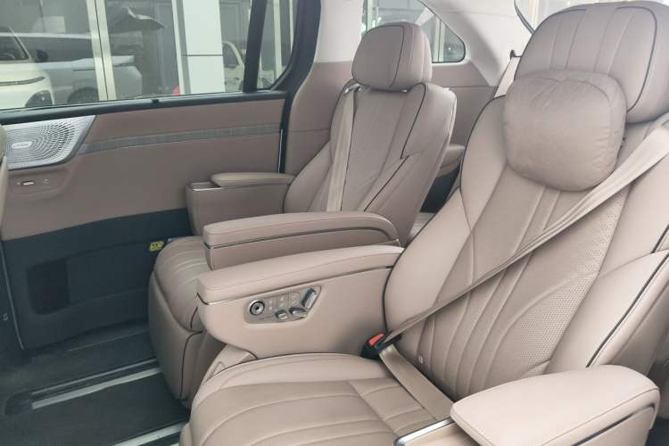 Used XPeng X9 2026 Model—Range-Extended Version 1602 Ultra Left Rear Seat