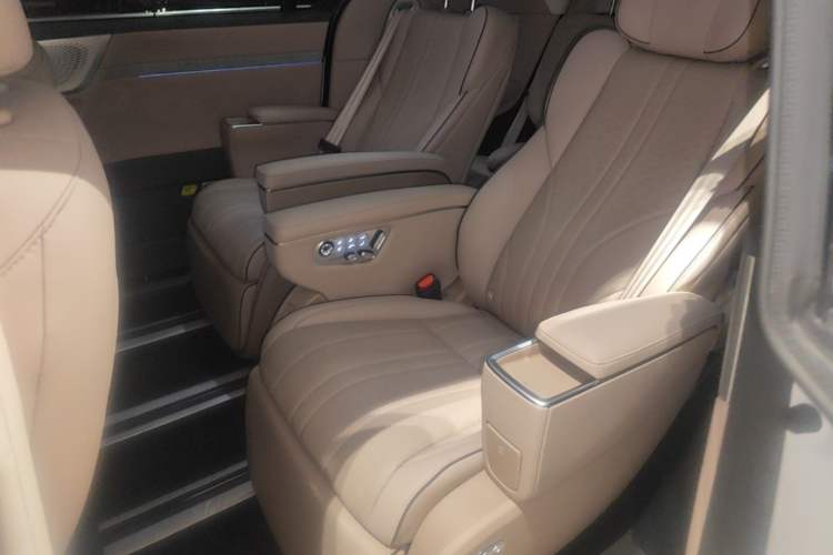 Used XPeng X9 2026 Model—Range-Extended Version 1602 Max Left Rear Seat