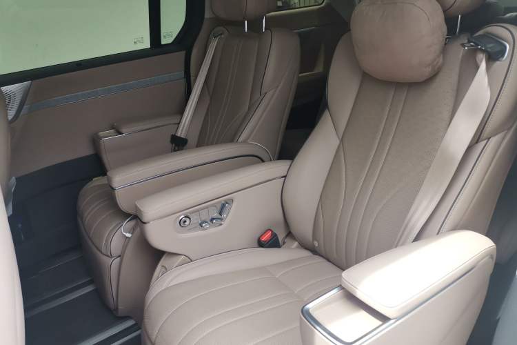 Used XPeng X9 2026 Model—Range-Extended Version 1602 Ultra Left Rear Seat
