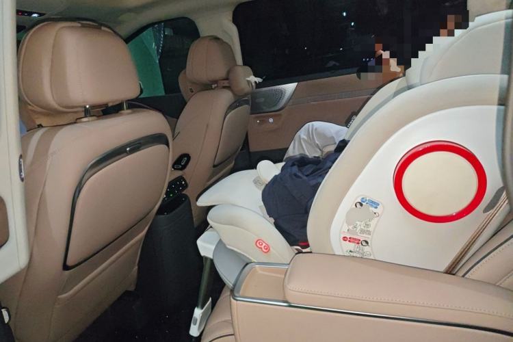 Used XPeng X9 2026 Model—Range-Extended Version 1602 Max Left Rear Seat