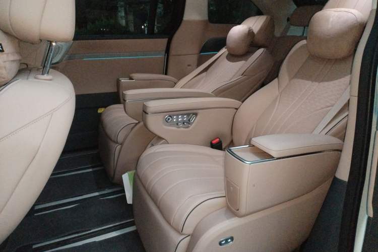 Used XPeng X9 2026 Model—Range-Extended Version 1602 Max Left Rear Seat