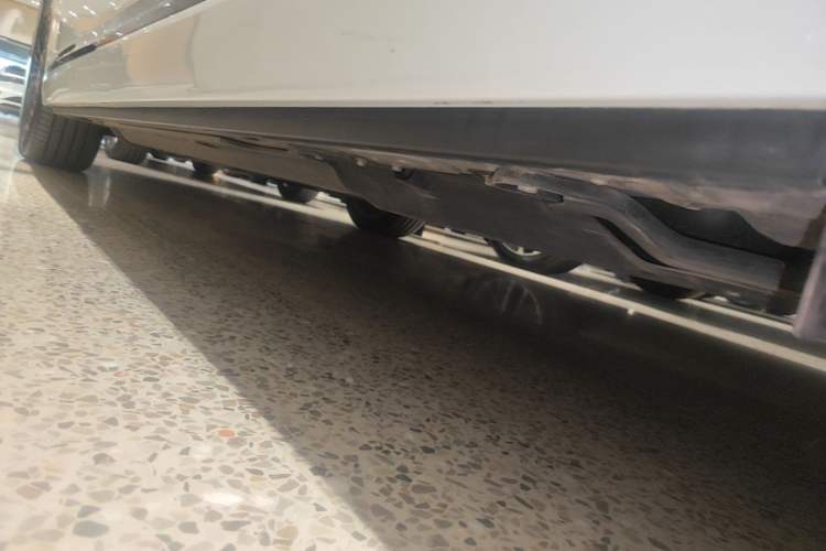 Used XPeng X9 2026 Model—Range-Extended Version 1602 Max Left Side Sill