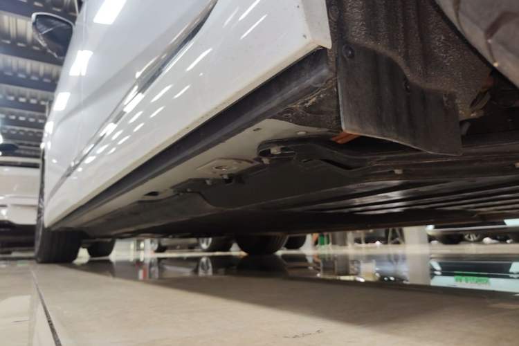 Used XPeng X9 2026 Model—Range-Extended Version 1602 Max Left Side Sill