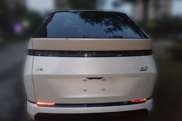 Used XPeng X9 2026 Model—Range-Extended Version 1602 Max Rear
