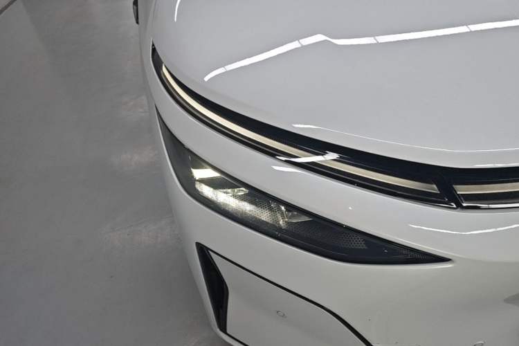 Used XPeng X9 2026 Model—Range-Extended Version 1602 Ultra Right Front Headlight
