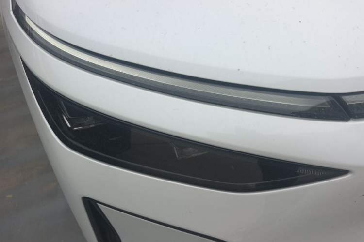 Used XPeng X9 2026 Model—Range-Extended Version 1602 Max Right Front Headlight