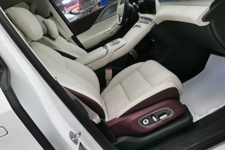 Used XPeng X9 2026 Model—Range-Extended Version 1602 Ultra Right Front Seat